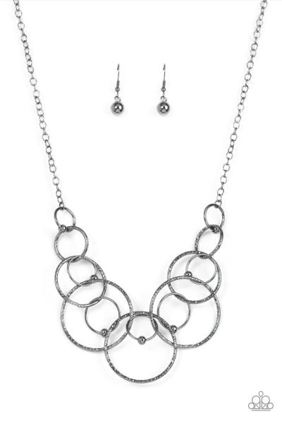 ​Encircled in Elegance - Black